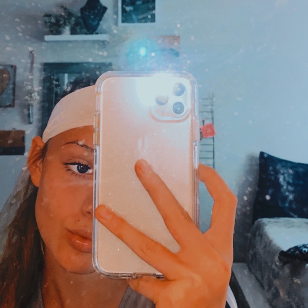 Meet your Posher, Caroline